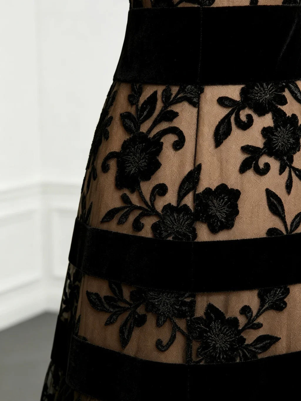 Odette | Abito Midi in Tulle Ricamato
